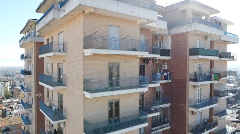 versa Centro – Parco Coppola Luminoso appartamento di ampia metratura in vendita