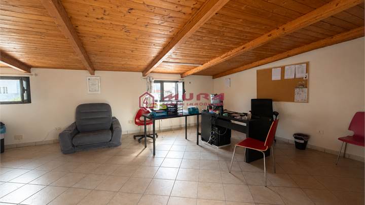AVERSA VIALE EUROPA – OPEN SPACE IDEALE PER LAVORATORI FUORI SEDE